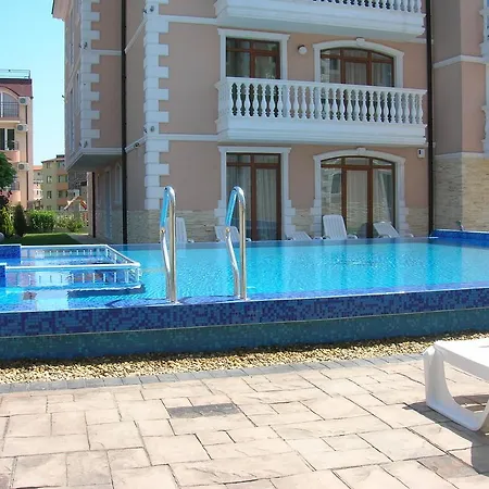 Aristokrat 2* Obzor